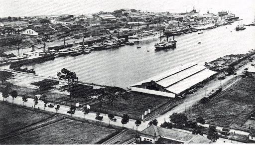 tanjung_priok_harbour_1935.jpg